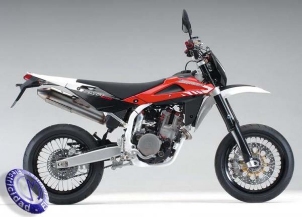 MOTOCICLETA HUSQVARNA modelo SM510R