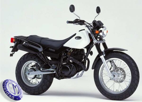 MOTOCICLETA YAMAHA modelo TW200